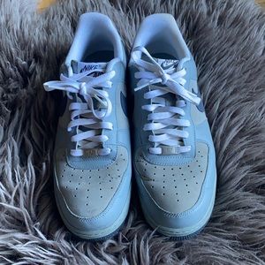 Men’s 10.5 Air Force ones grey monochrome